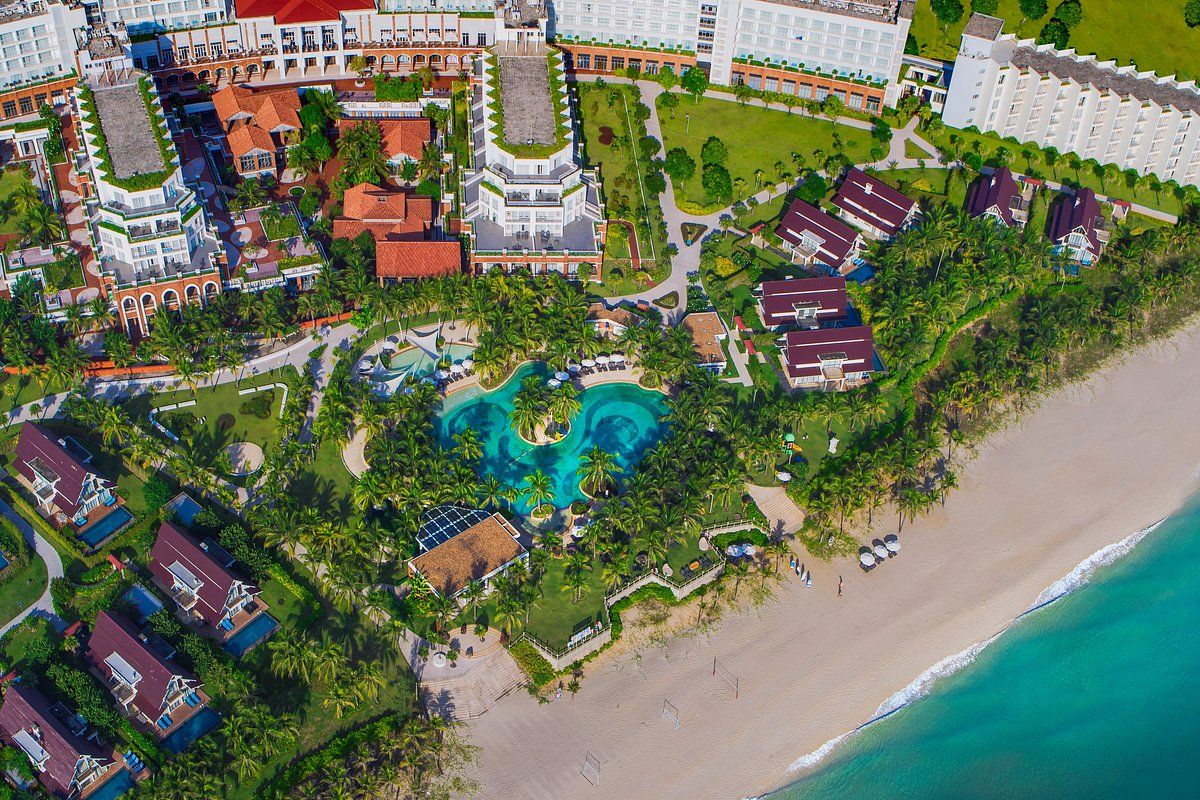 villa gần biển hội an