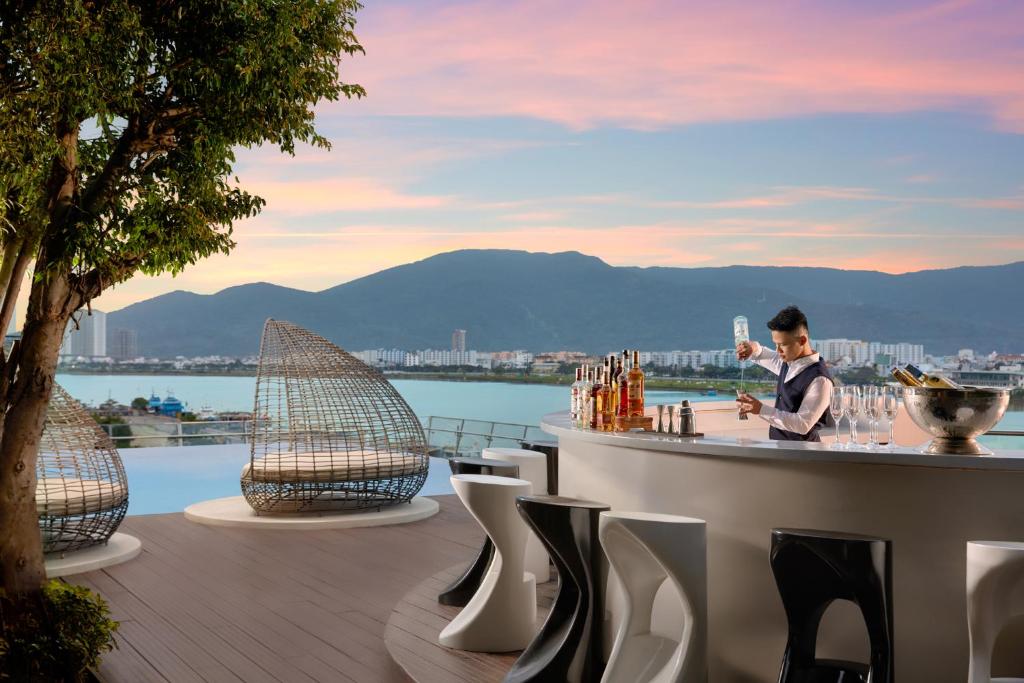 Novotel Danang Premier Han River: Nơi Giao Thoa Của Nghỉ Dưỡng Đẳng Cấp Và Vẻ Đẹp Đà Thành