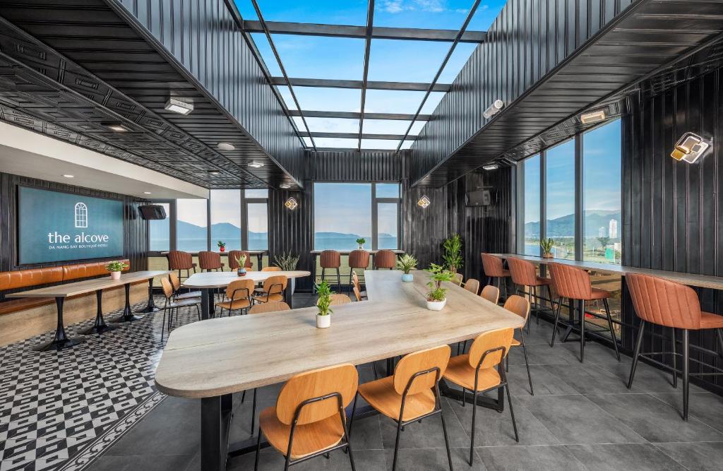 Review Ocean Star Hotel: Khách Sạn Gần Biển Nguyễn Tất Thành Nổi Tiếng