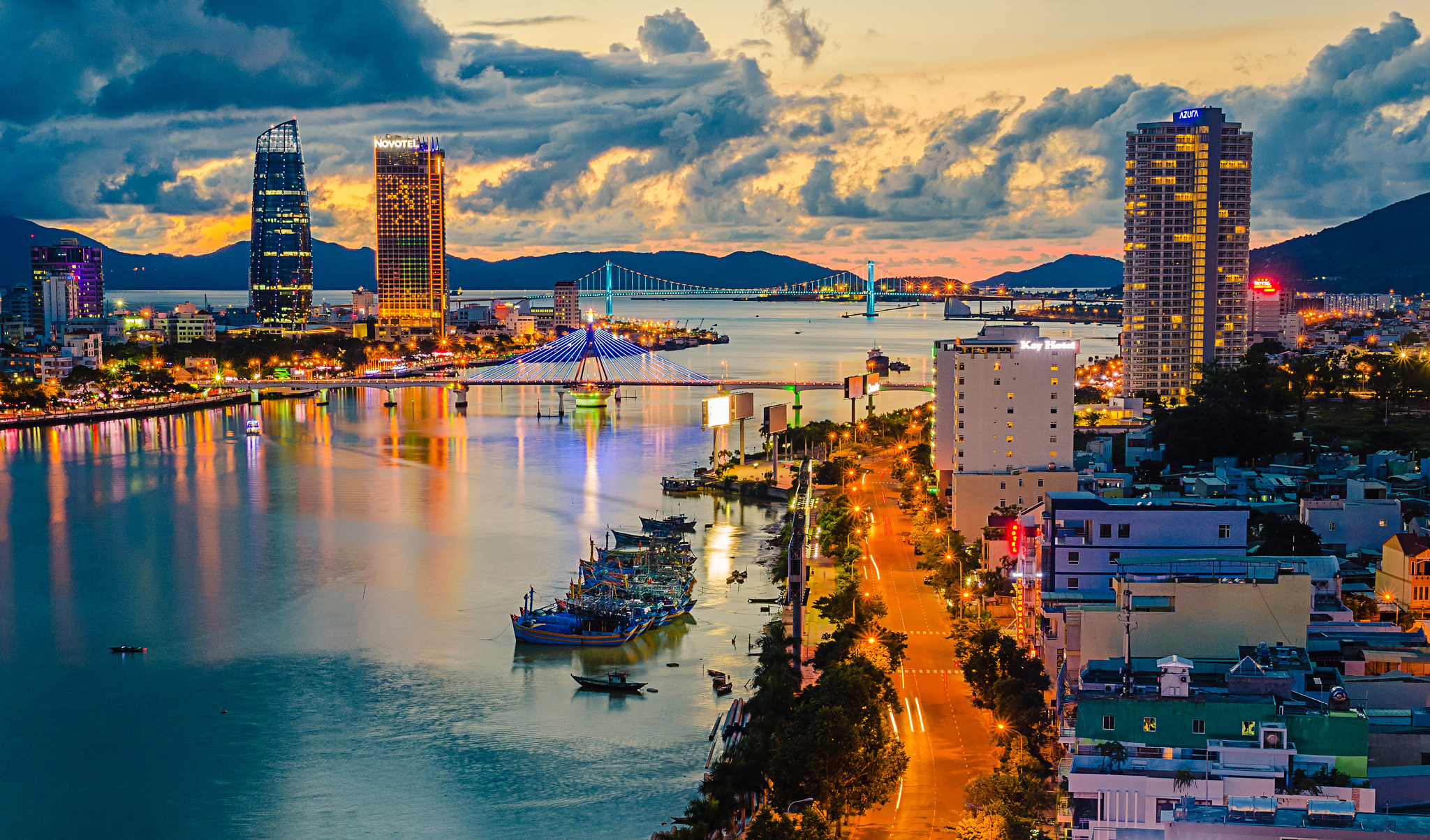 Thành phố Đà Nẵng lên đèn