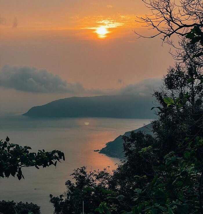 Đỉnh bàn cờ phong cảnh từ khung thời gian hoàng hôn