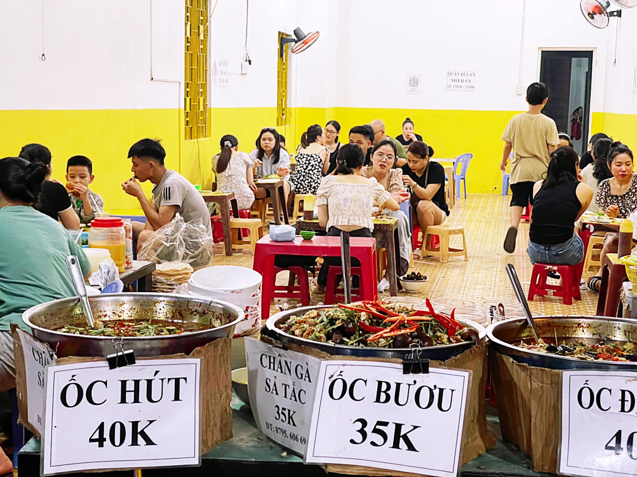 Quán Dì Lan - Ốc và bánh kẹp