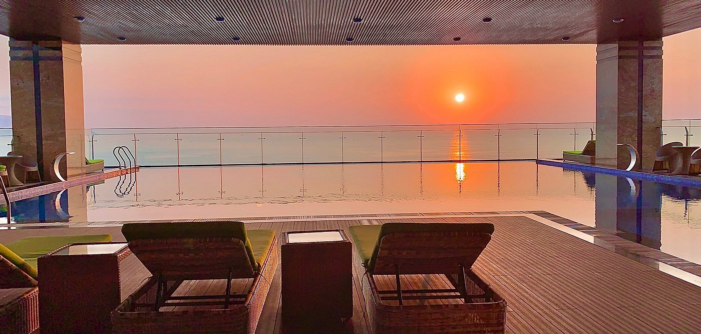 Khách sạn view biển Mỹ Khê Đà Nẵng