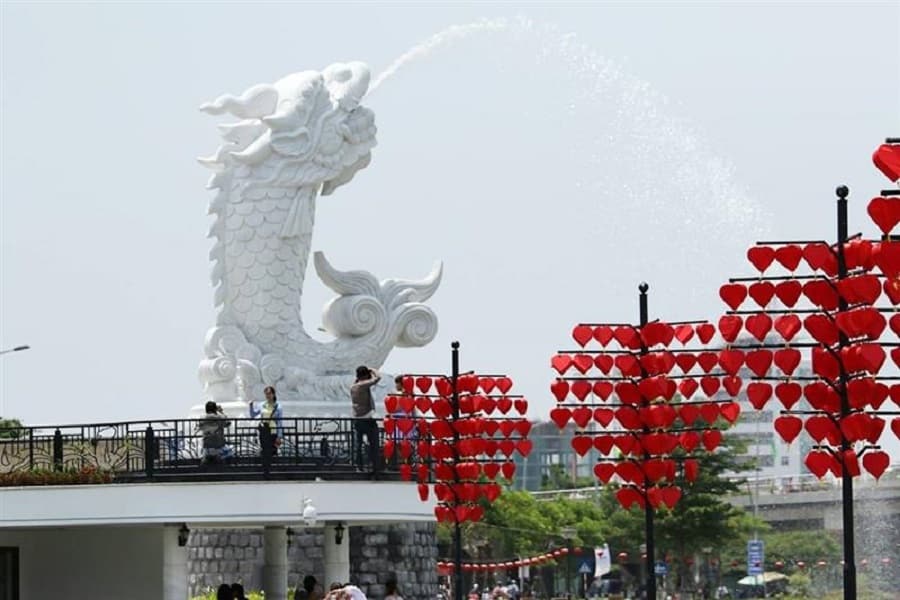 Cầu Tình Yêu & Cá Chép Hóa Rồng