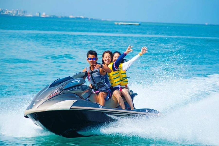 Khám Phá Bãi Đá Đen – Thiên Đường Biển Hoang Sơ, Huyền Bí