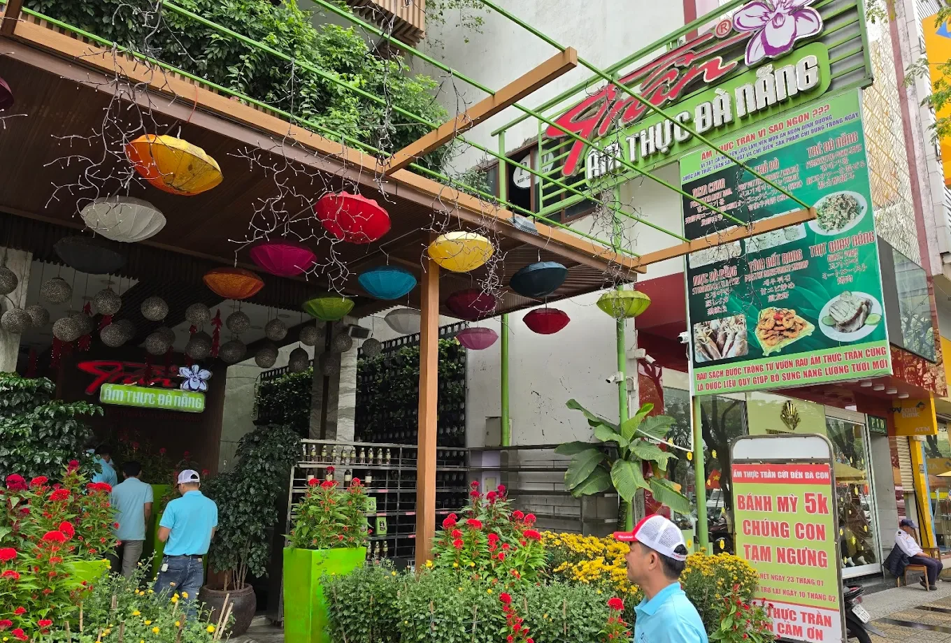Bánh tráng cuốn thịt heo