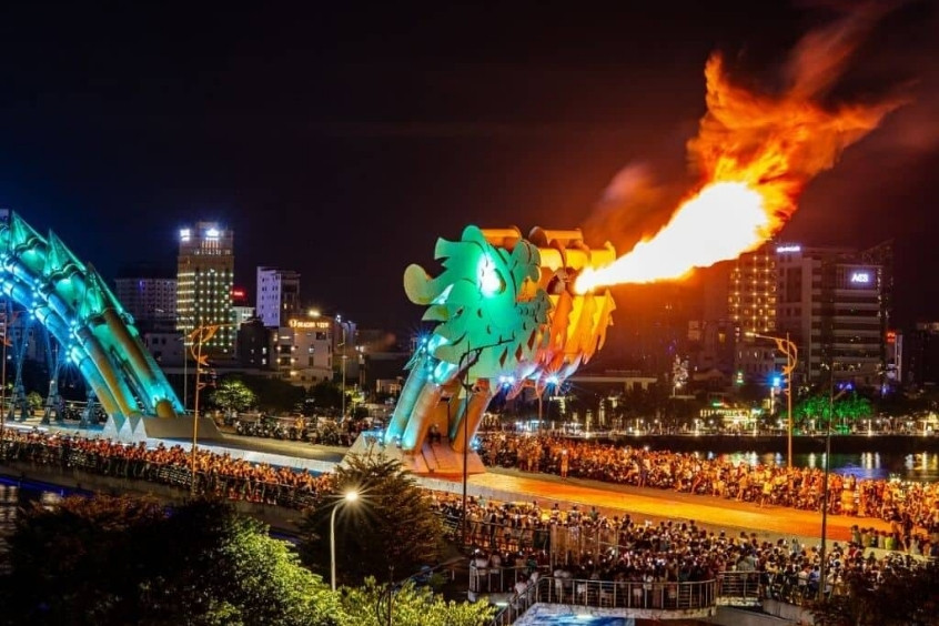 Cầu Rồng – Màn trình diễn rực rỡ