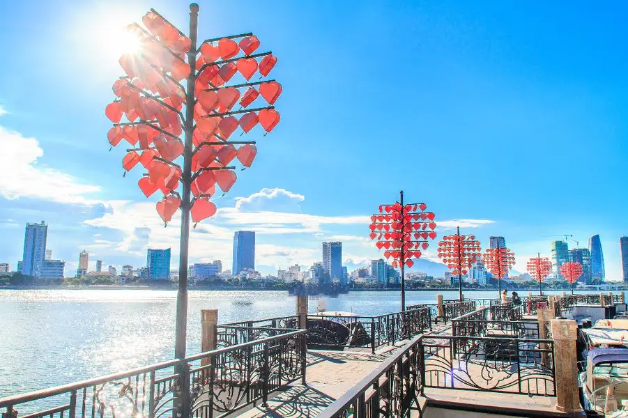 Cầu tình yêu Đà Nẵng – Nơi lưu giữ những lời hẹn ước