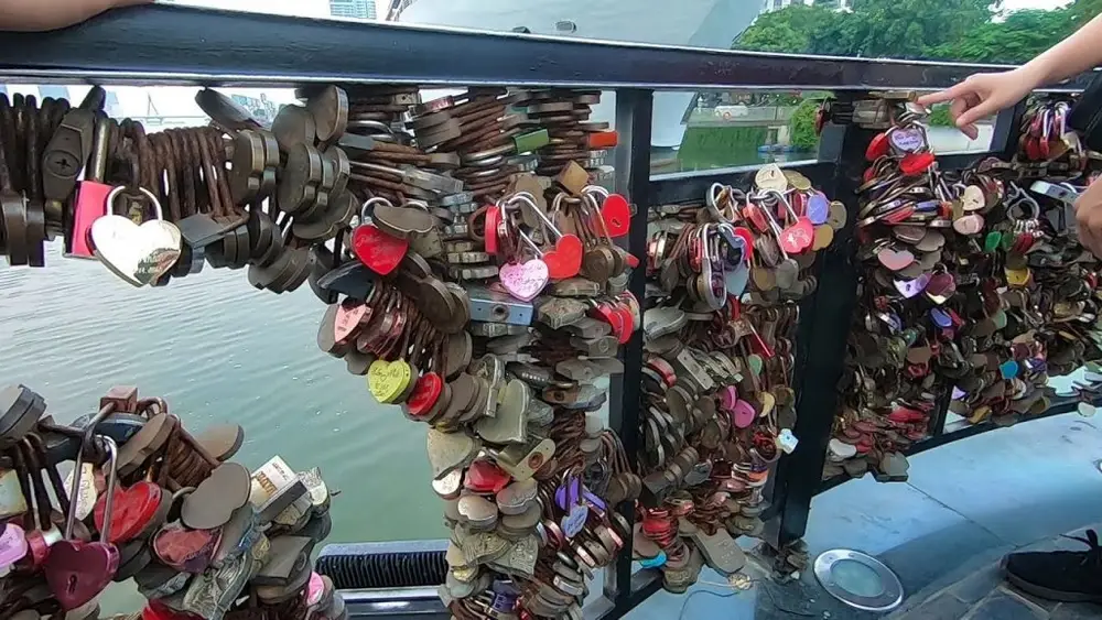 Cầu tình yêu Đà Nẵng – Nơi lưu giữ những lời hẹn ước