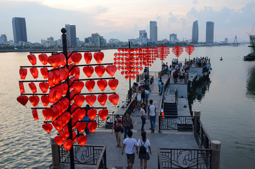 Cầu tình yêu Đà Nẵng – Nơi lưu giữ những lời hẹn ước