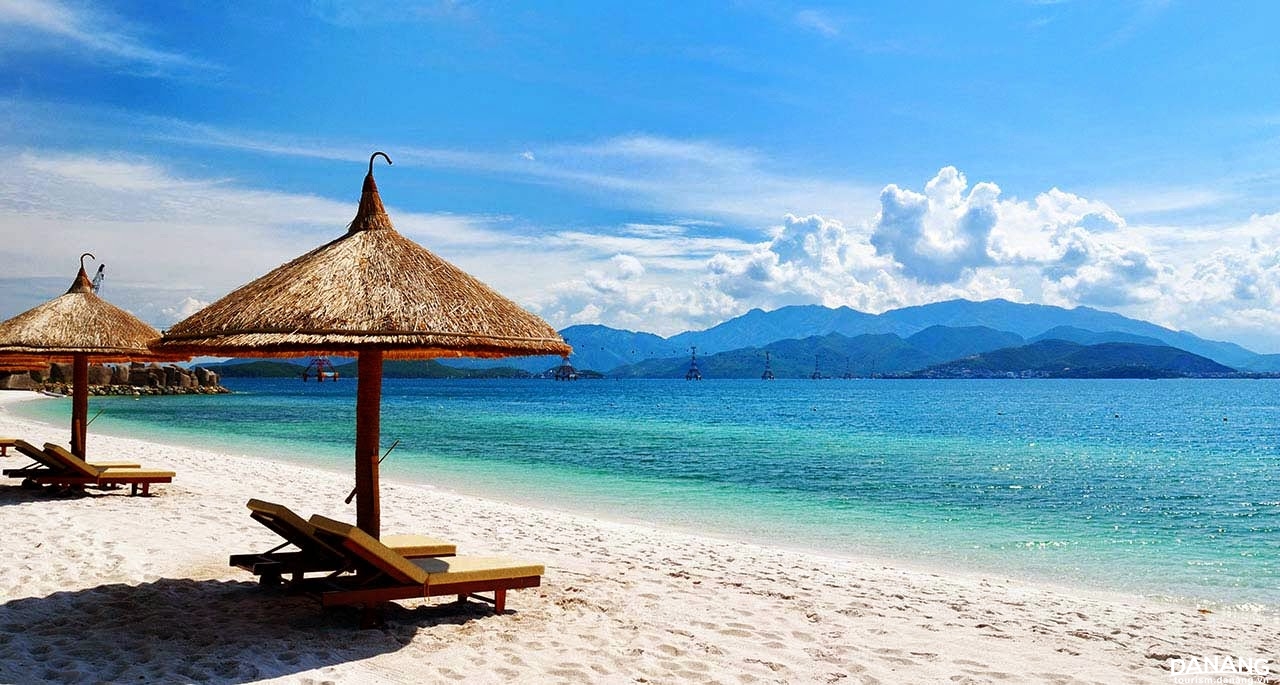Biễn Mỹ Khê - địa điểm phượt ở đà nẵng cực đỉnh