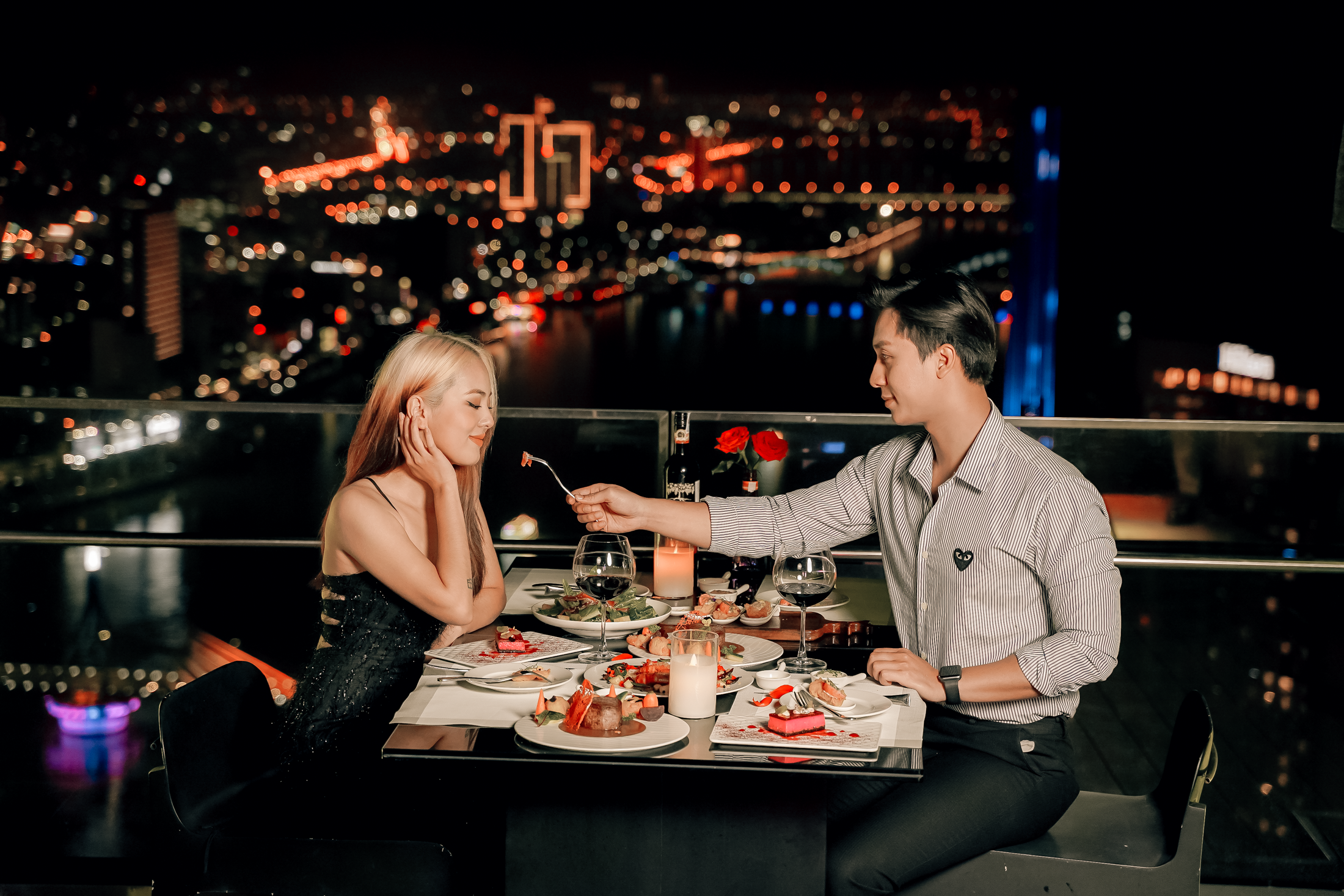 Sky36 Bar với view thành phố Đà Nẵng về đêm cực đẹp