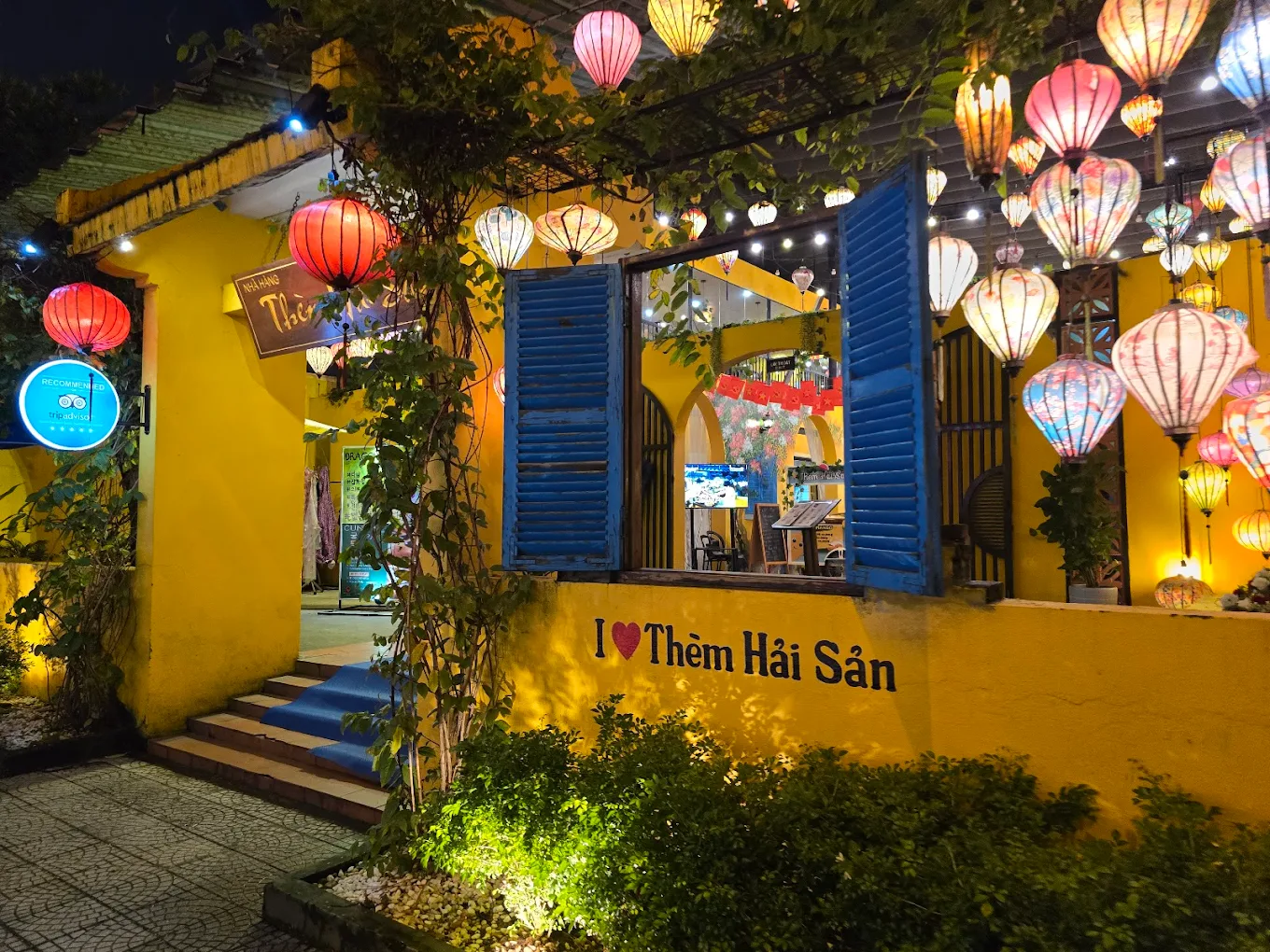 quán ăn ngon gần bãi biển Mỹ Khê