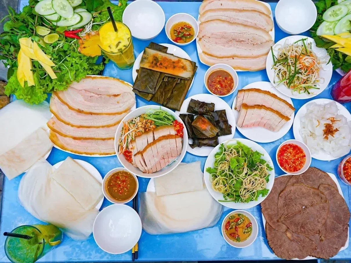 quán ăn ngon gần bãi biển Mỹ Khê