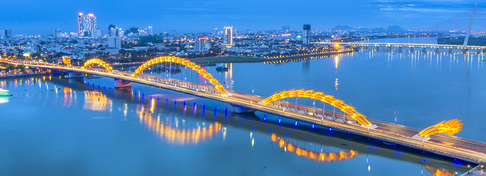 Cầu Rồng về đêm