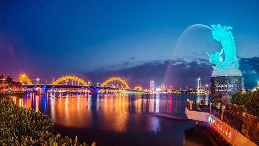 Cầu Tình Yêu & Tượng Cá Chép Hóa Rồng