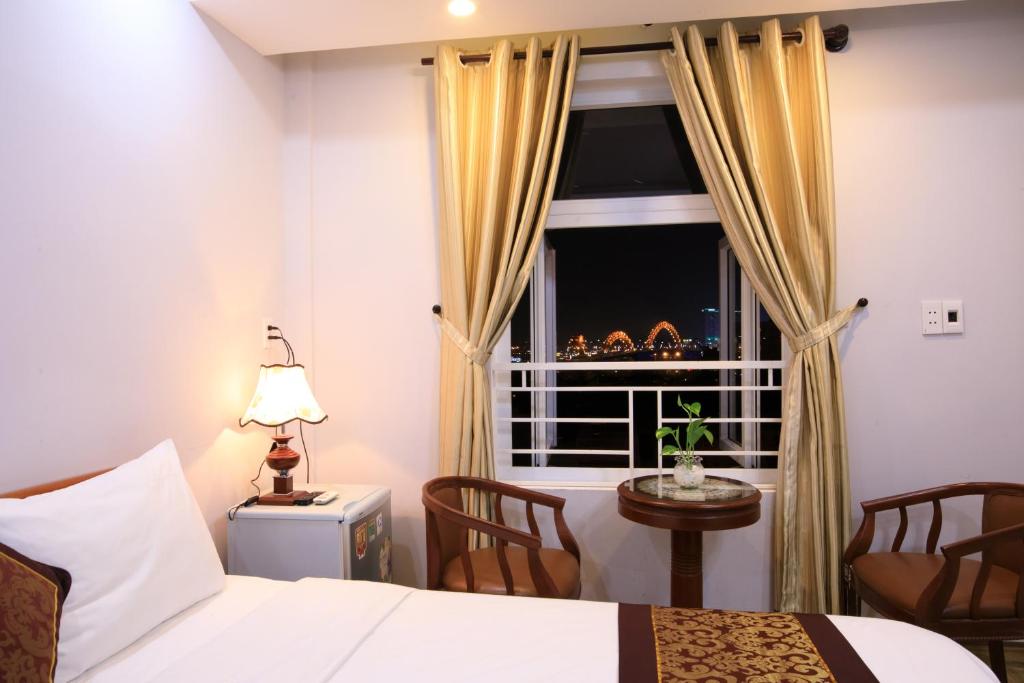 Khách sạn giá rẻ gần cầu Rồng Đà Nẵng