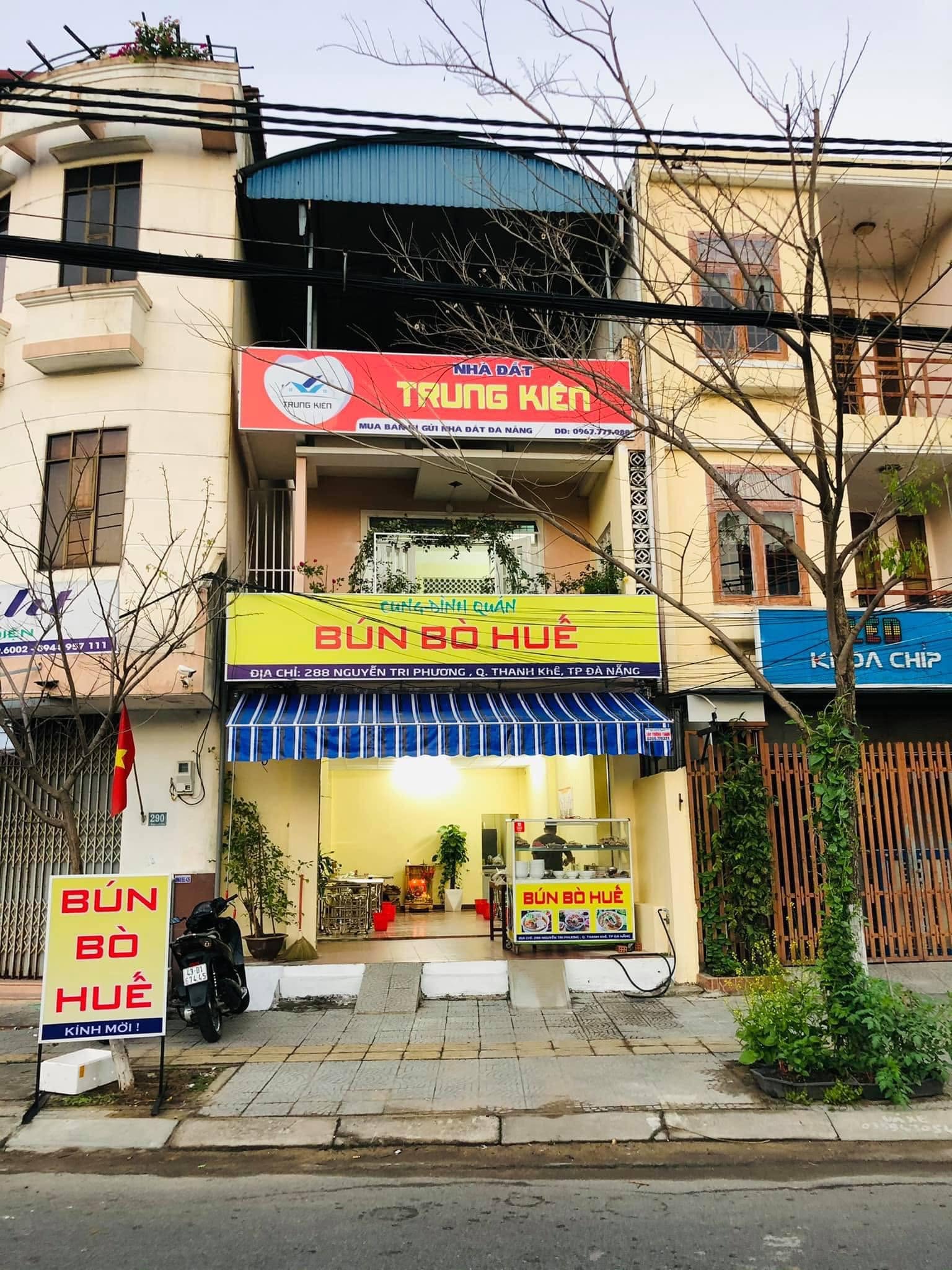 Bún bò Huế Cung Đình