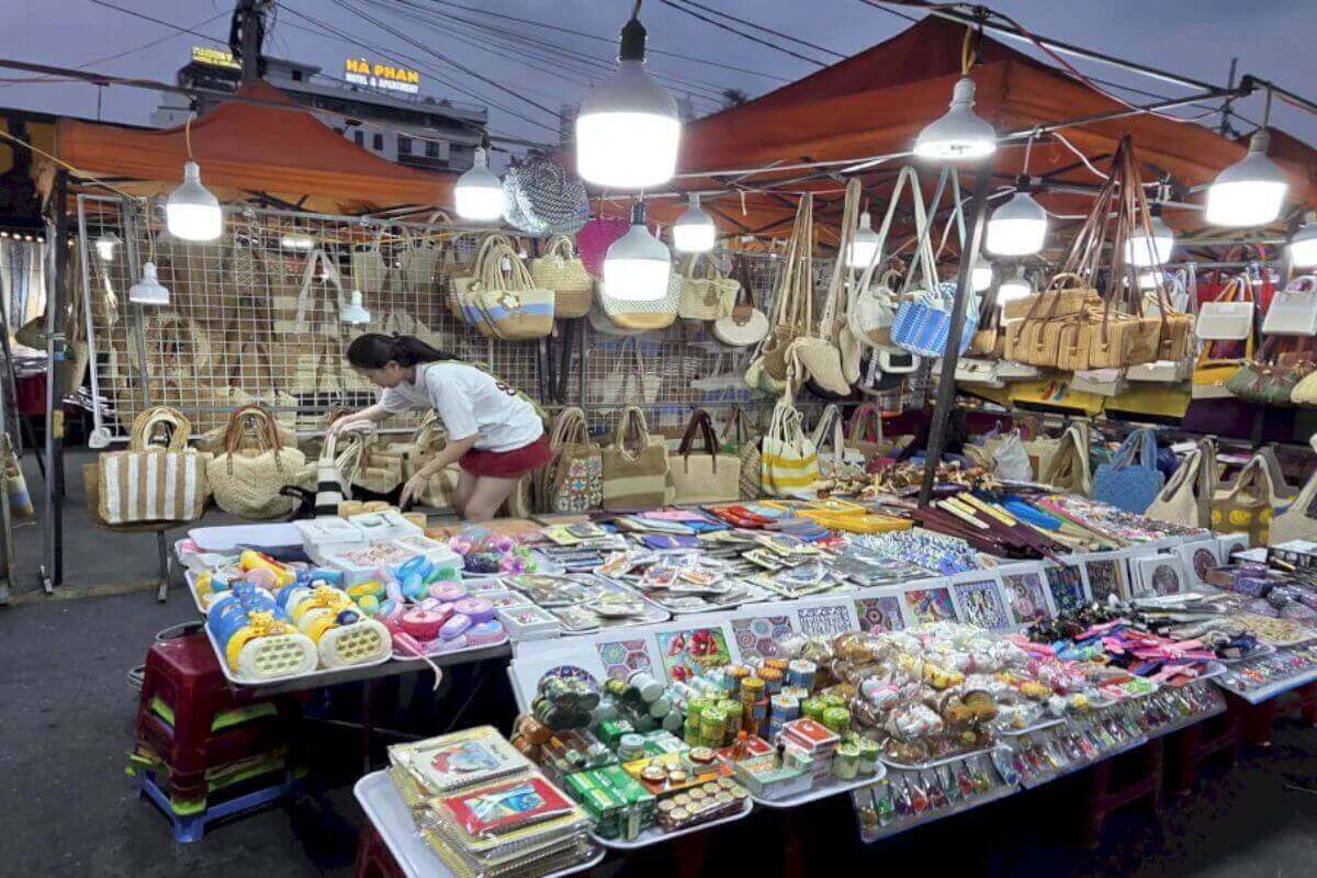 Chợ đêm An Thượng