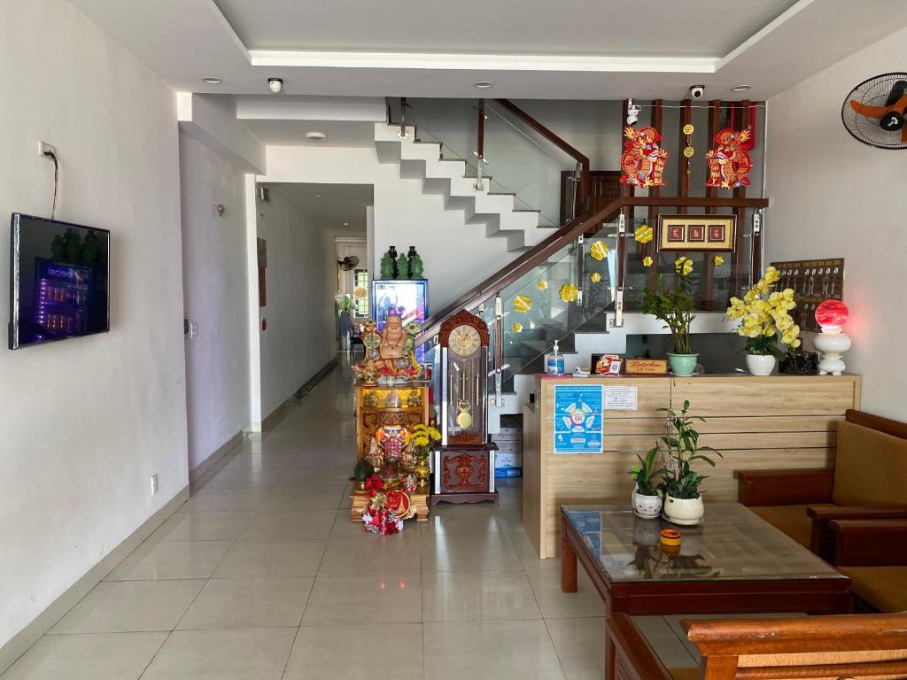 Khách sạn Dana Beach Hotel