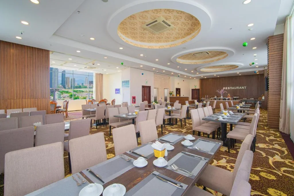 Khu vực nhà hàng khách sạn Nature Hotel & Spa Da Nang