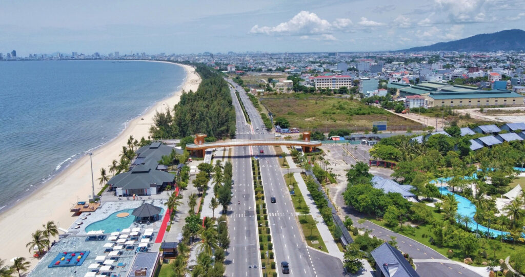 Đường Nguyễn Tất Thành với lợi thế gần biển và thuận tiện vào trung tâm Đà Nẵng - khách sạn ở thanh khê đà nẵng