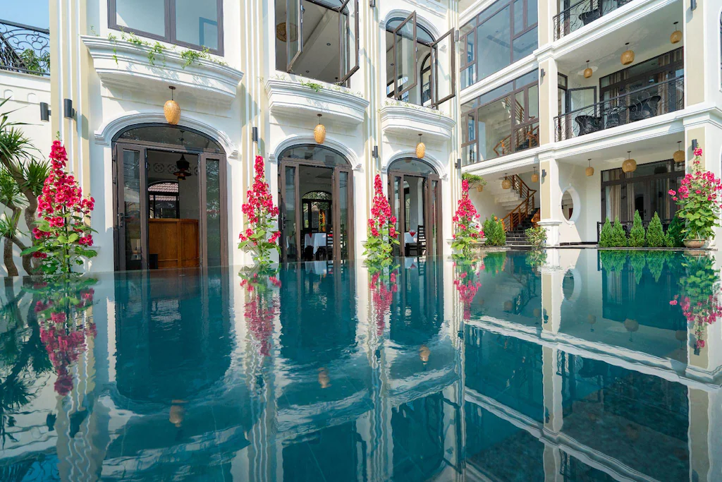villa gần biển hội an