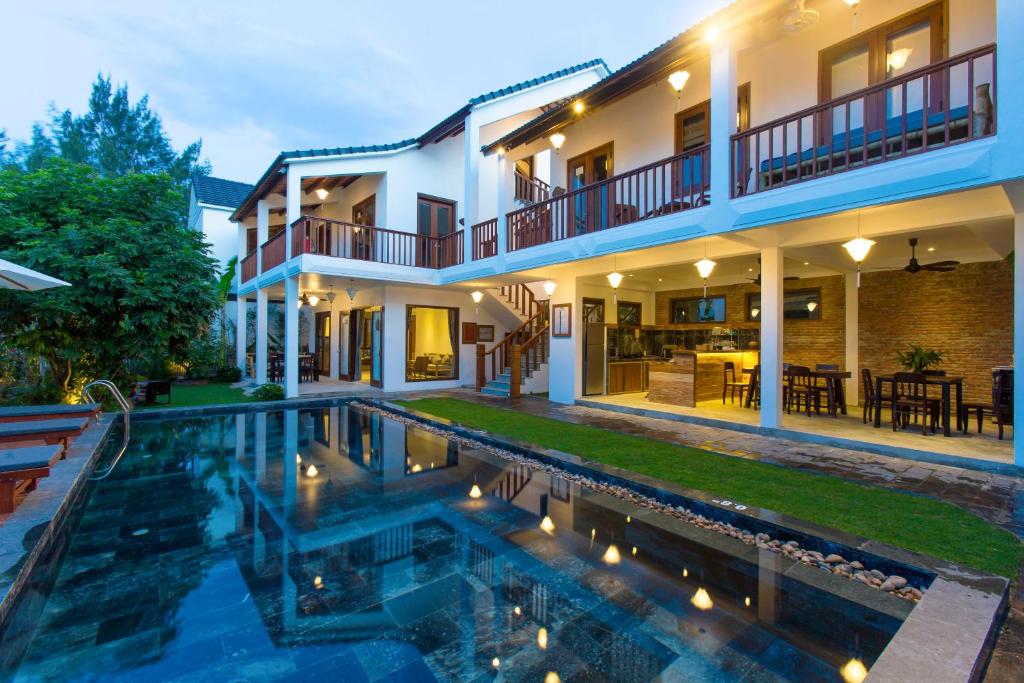 villa gần biển hội an