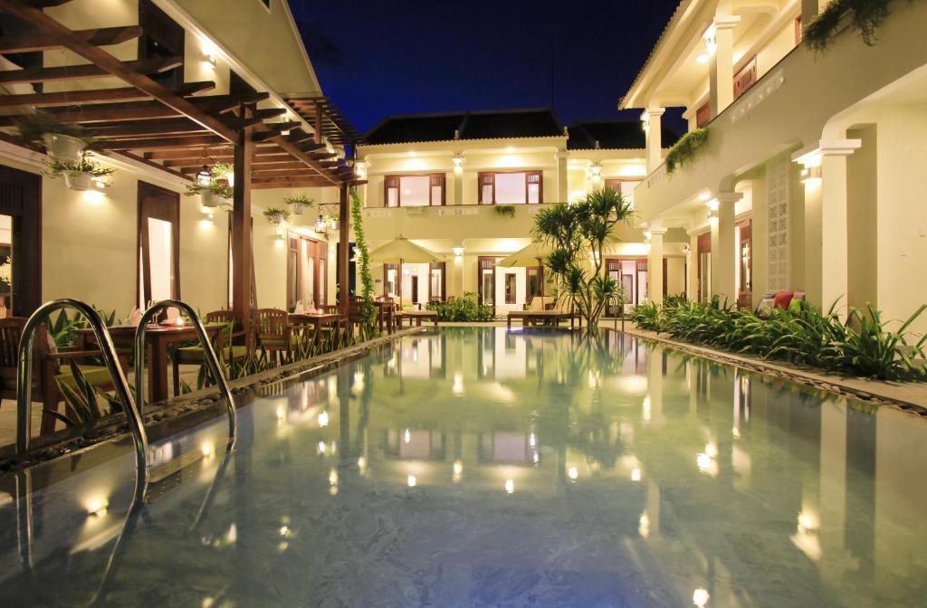 villa gần biển hội an