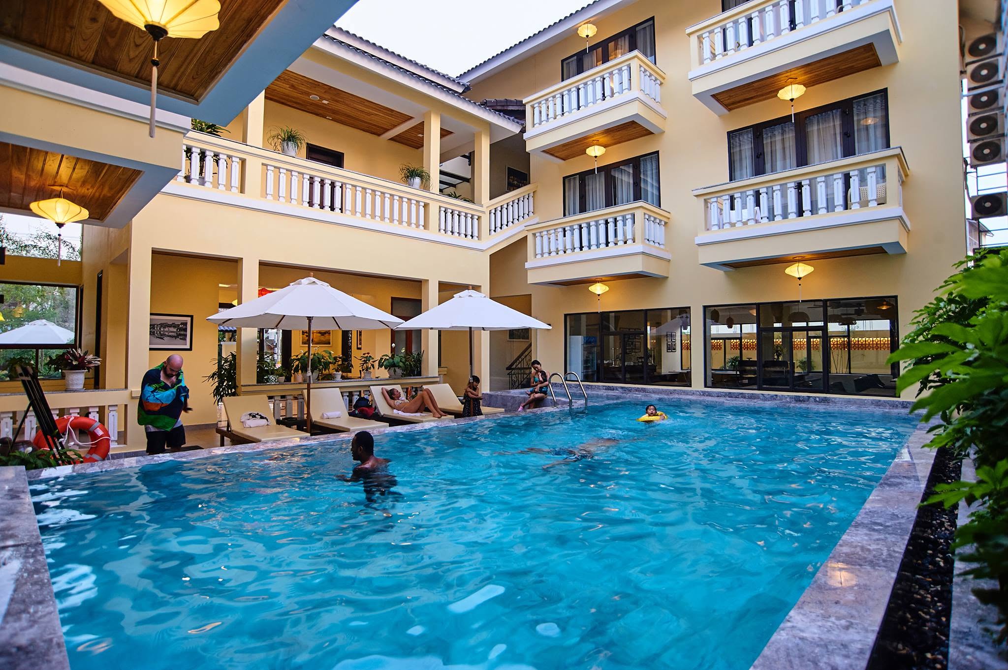 Villa Gần Trung Tâm
