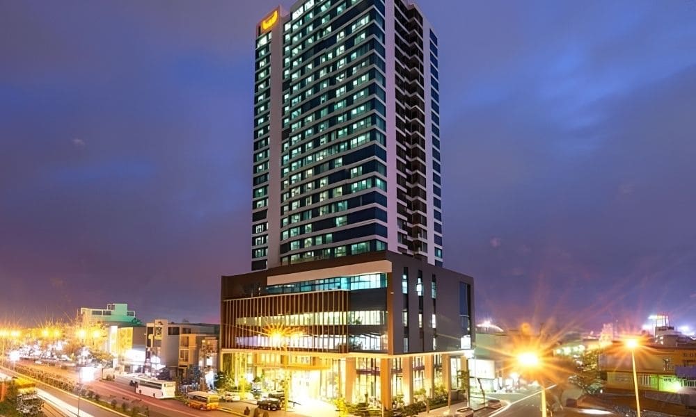 Khách sạn Mường Thanh Grand gần chợ đêm Sơn Trà