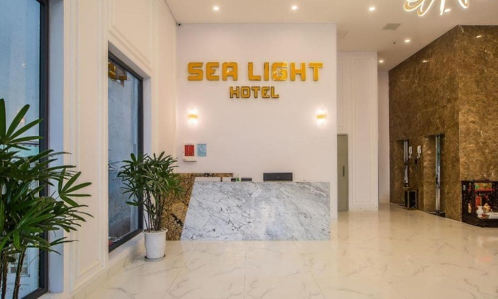 Khu vực quầy lễ tân tại Sea Light Hotel