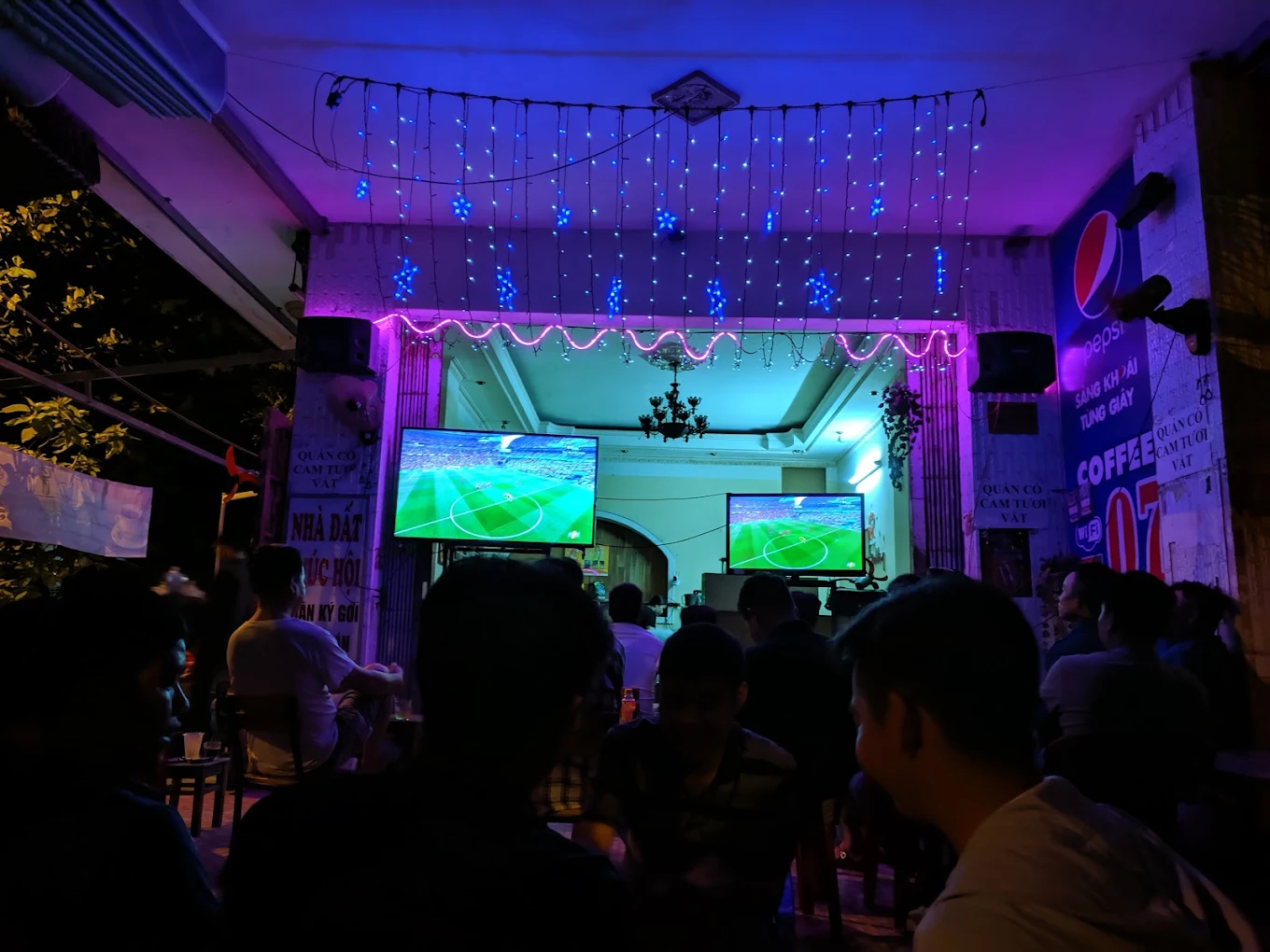 không gian cafe chiến sĩ