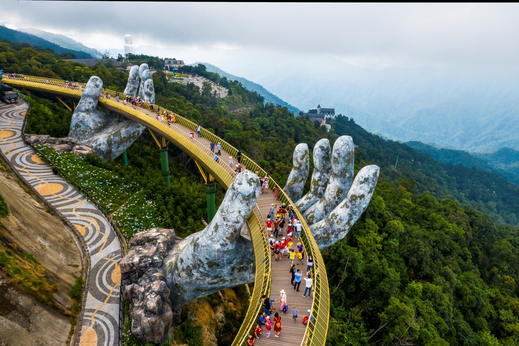 Cầu Vàng Bà Nà Hills