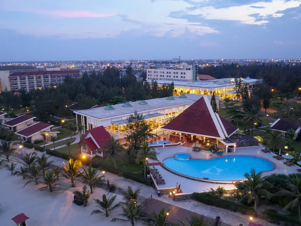 sandy beach non nước resort